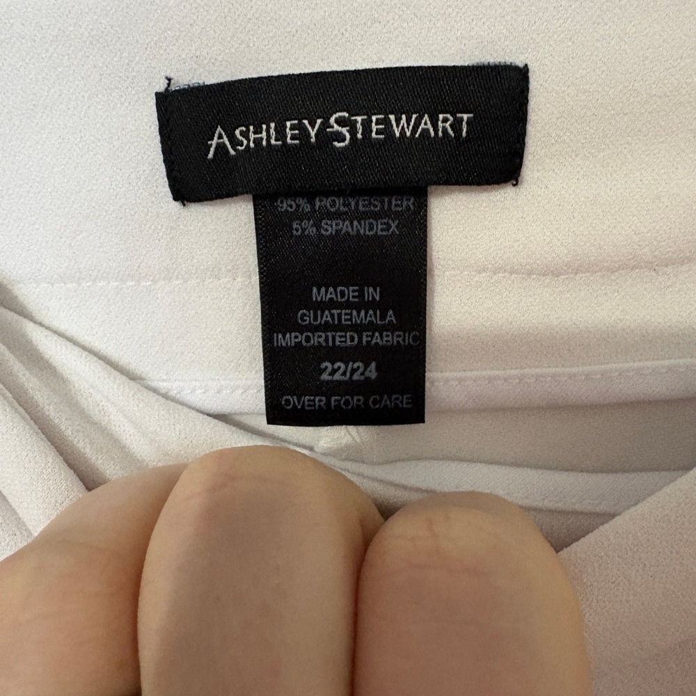 Ashley Stewart White Shorts - Picture 4 of 4
